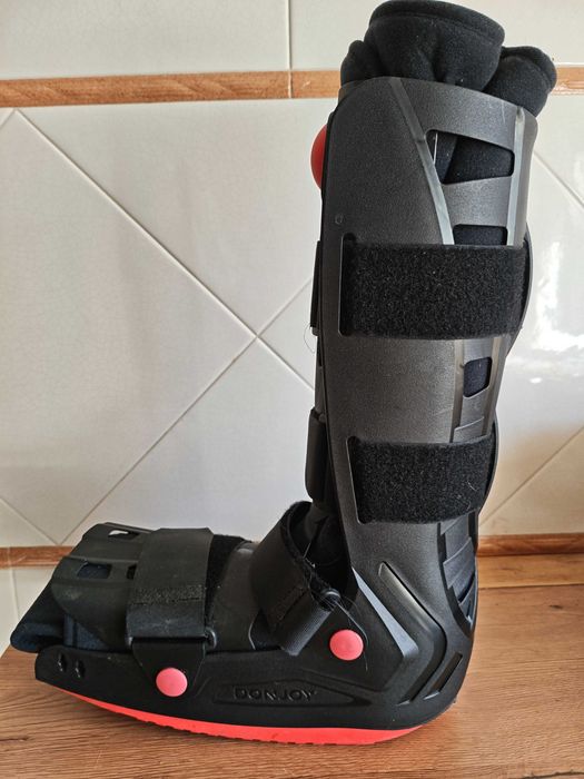 Bota walker ortopédica "DonJoy"  — estado praticamente novo