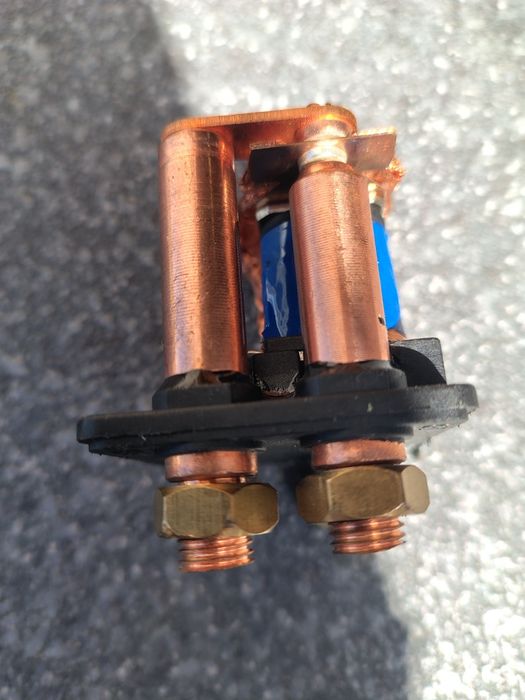 Przekaźnik 12v 250 A