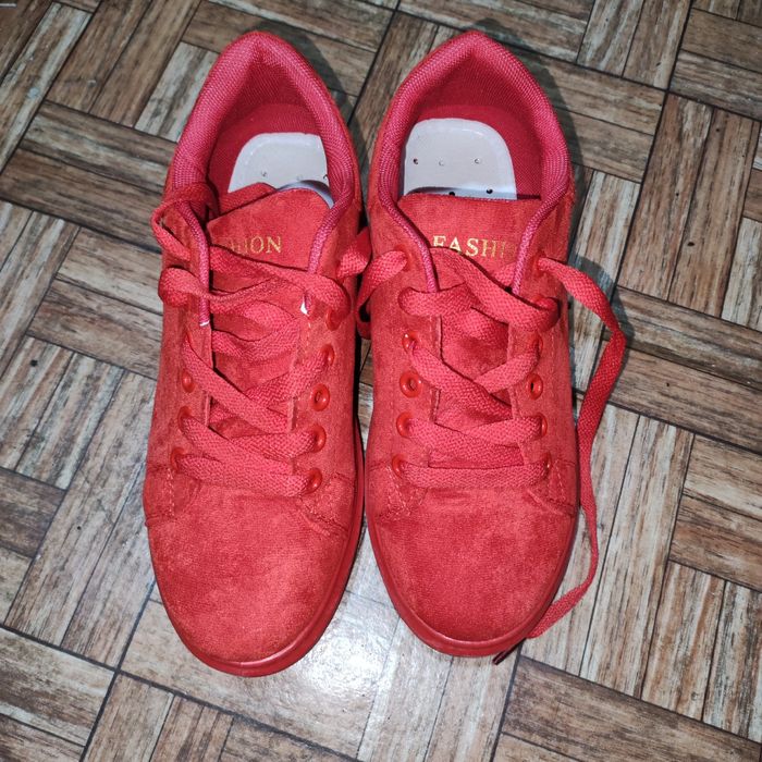 Червоні жіночі, підліткові замшеві кросівки, кеди, мокасини