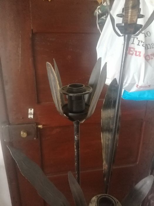Candeeiro ferro muito lindo