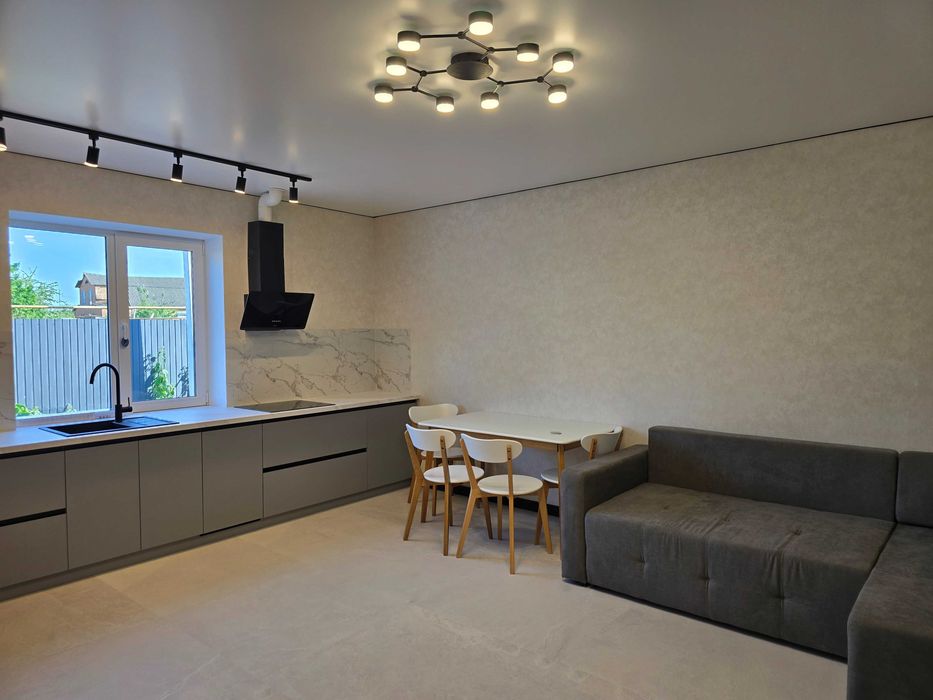 Здається 2-х кімн.таунхаус по вул.Гончара в р-ні Пирогово,читайте опис