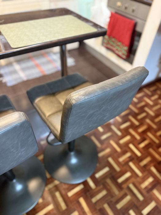 Conjunto de 2 bancos ajustáveis cinza