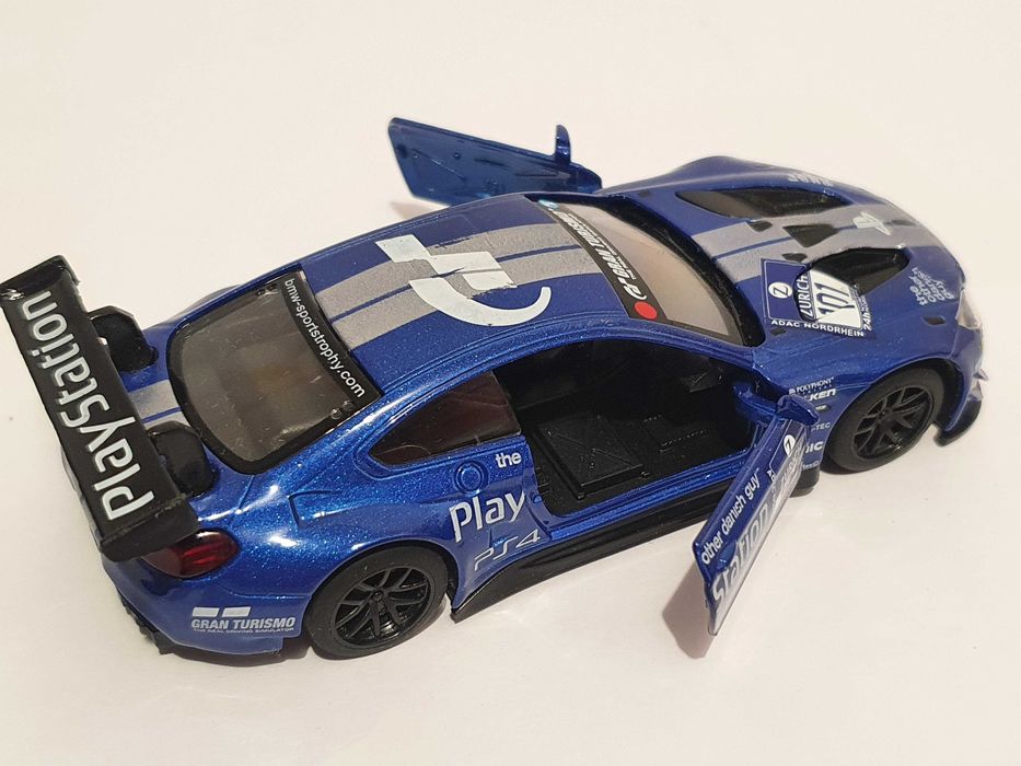 Metalowe auto BMW M6 GT3 skala 1/44 nowy samochod niebieski Pull-Back