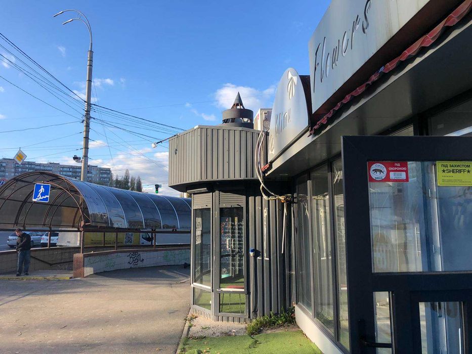 ОРенда капітальний кіоск 18 кв.м. , ремонт, Ужвій 1, без%