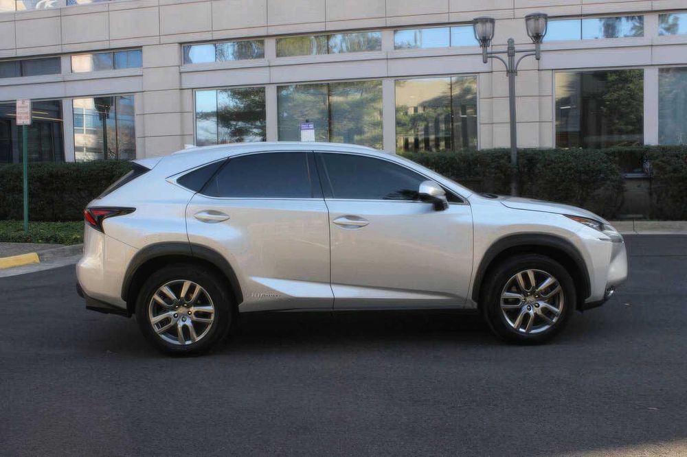 Lexus NX 300h      2019