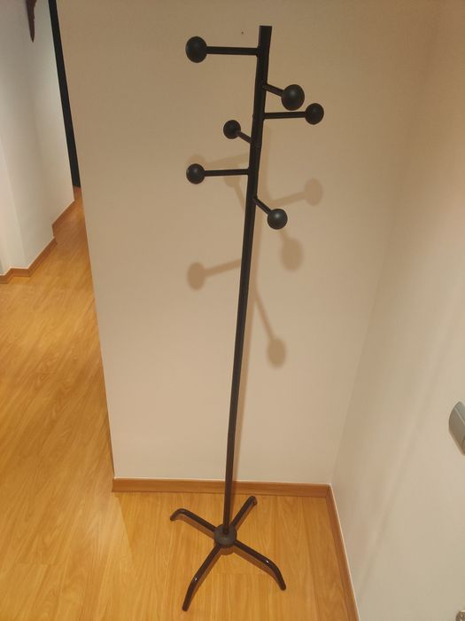 Cabide em metal preto