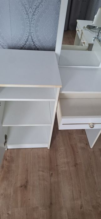 Szafa 4-drzwiowa, komoda, toaletka, 2 szafki nocne