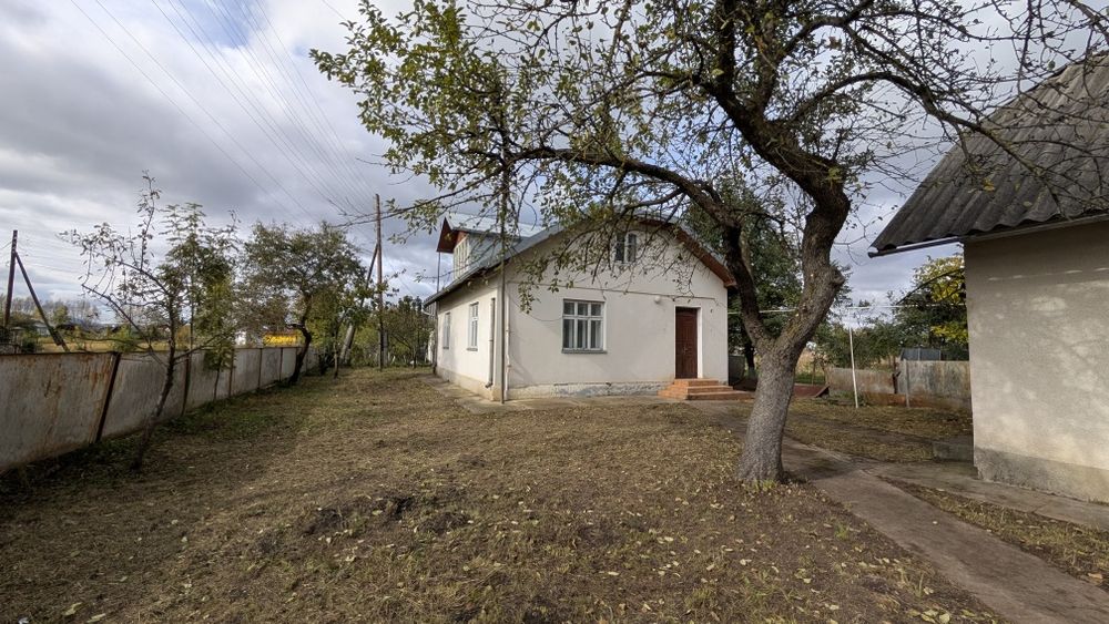 Продається Українська хата в мальовничому куточку Прикарпаття