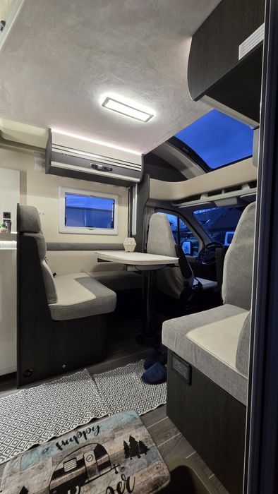 Wynajem Kamper Ford Kronos 284 Półintegra 5 osobowa. Model 2026 rok !