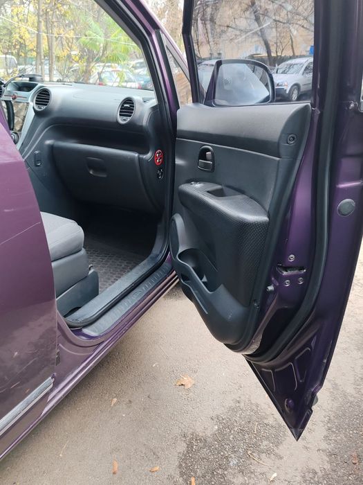 Продам  KIA Carens