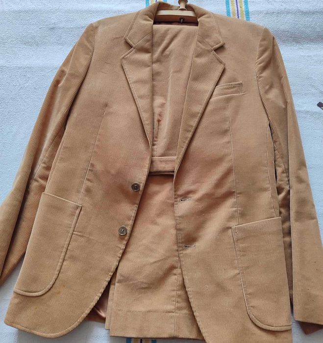 Чоловічий костюм