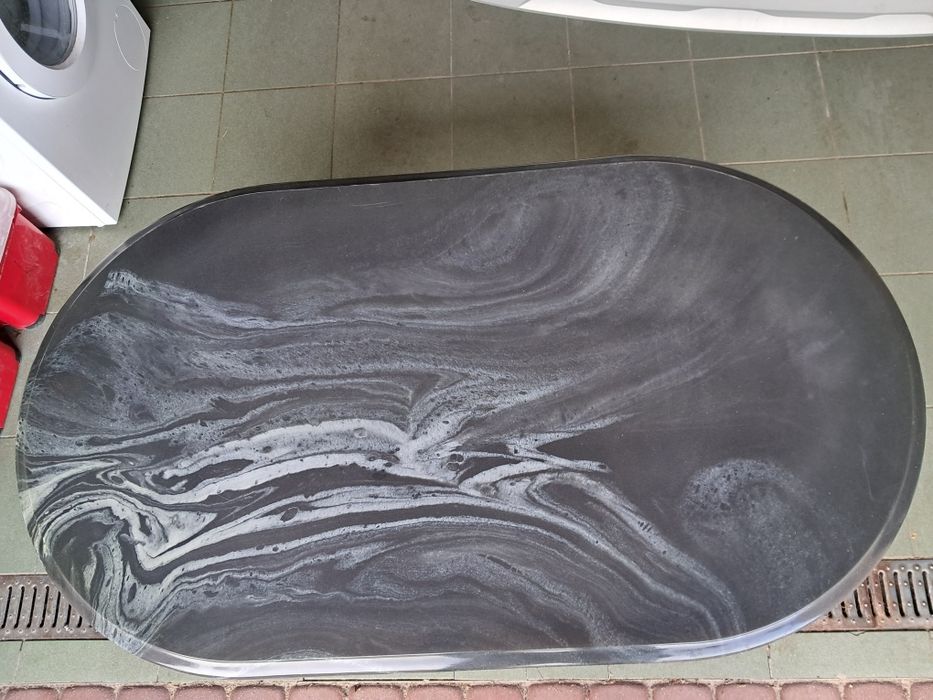 Ławę efekt marmuru tanio sprzedam.