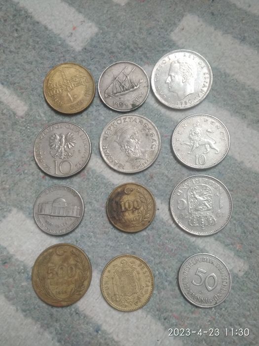Продам монеты разные