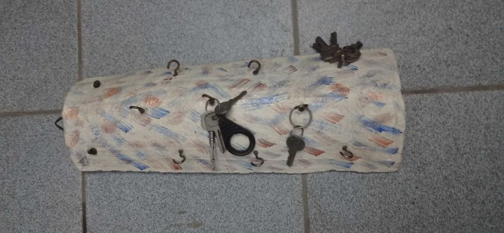 Telhas pintadas para decoração