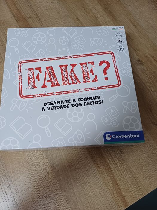 Caixa com Jogo fake
