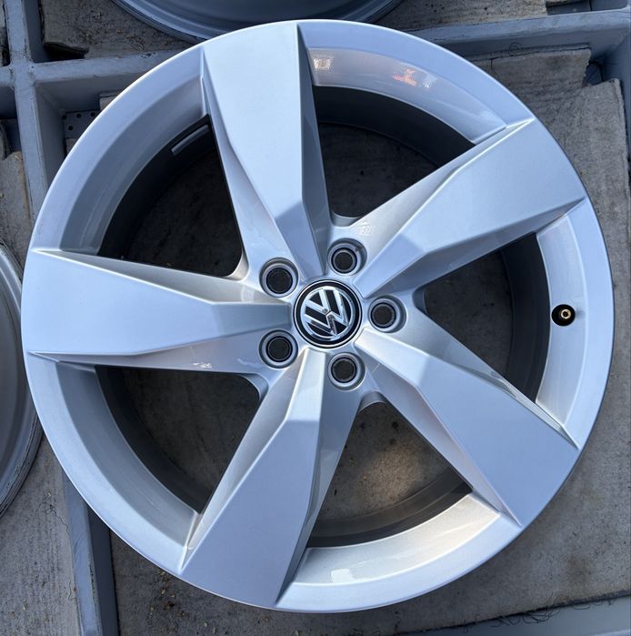 Felgi aluminiowe 17” VW T-Cross 2GM Polo Skoda Fabia Kamiq Scala Seat Ibiza 5x100 ET 39