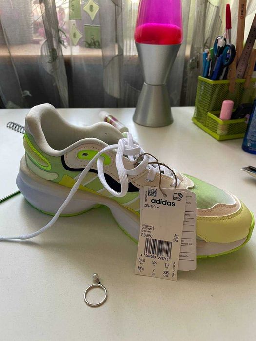 Жіночі кросівки Adidas Originals Zentic W: 2 300 грн. - Кроссовки