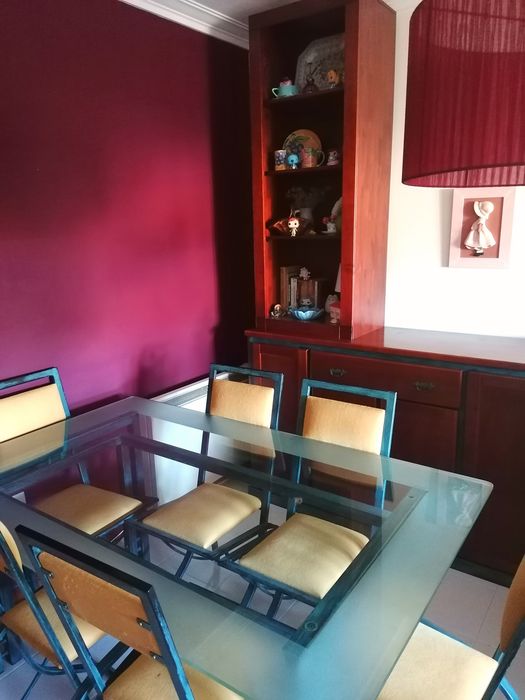 Conjunto Anos 70 Mesa de vidro e ferro+ Cadeiras + Móvel de sala