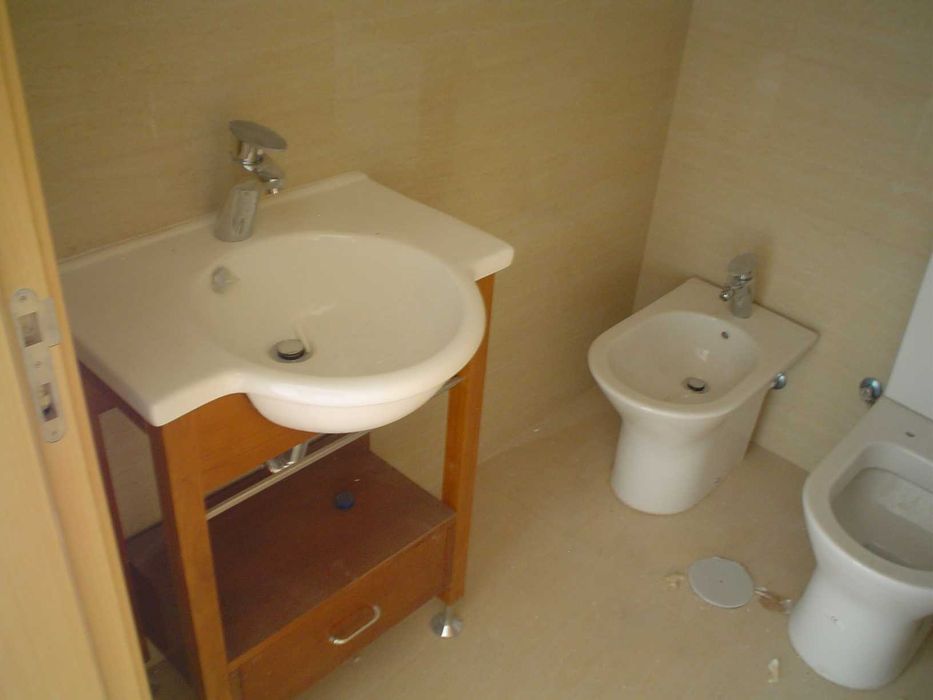 Apartamento T0 C/ Garagem Fórum de Coimbra/Portugal dos Pequenitos