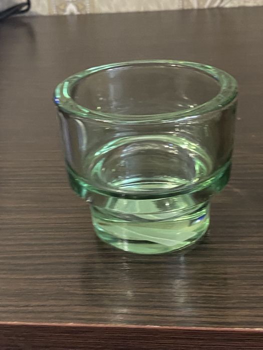 Подсвечник с зеленого стекла Ikea