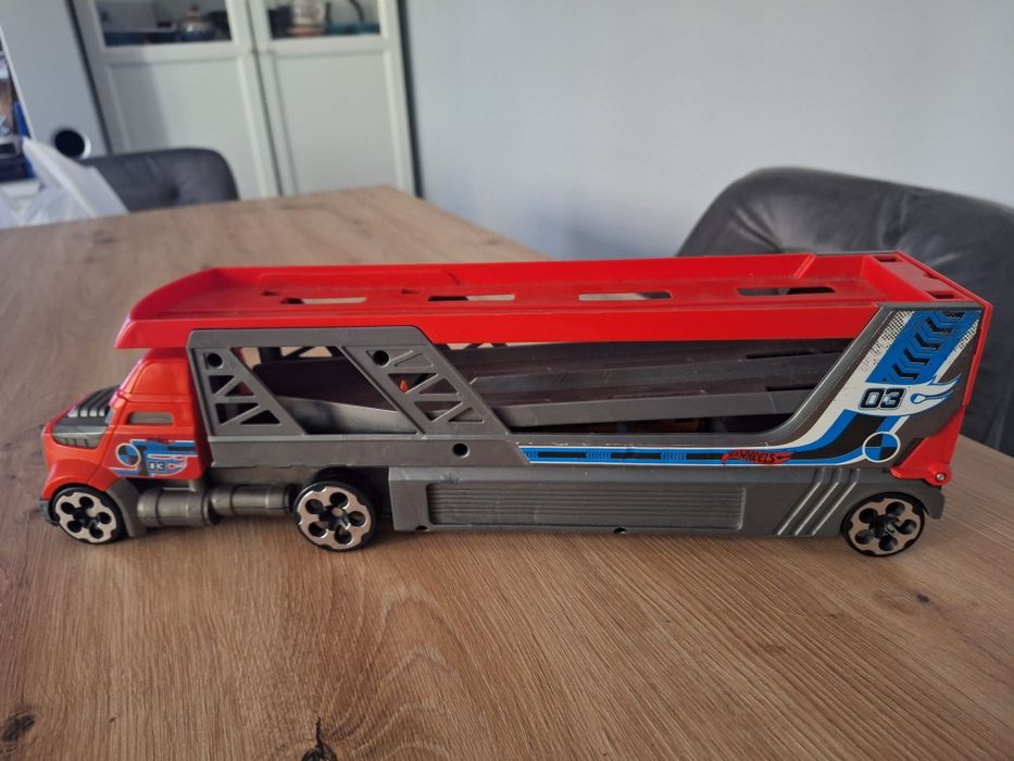 Transporter hot wheels na ok 14 samochodów