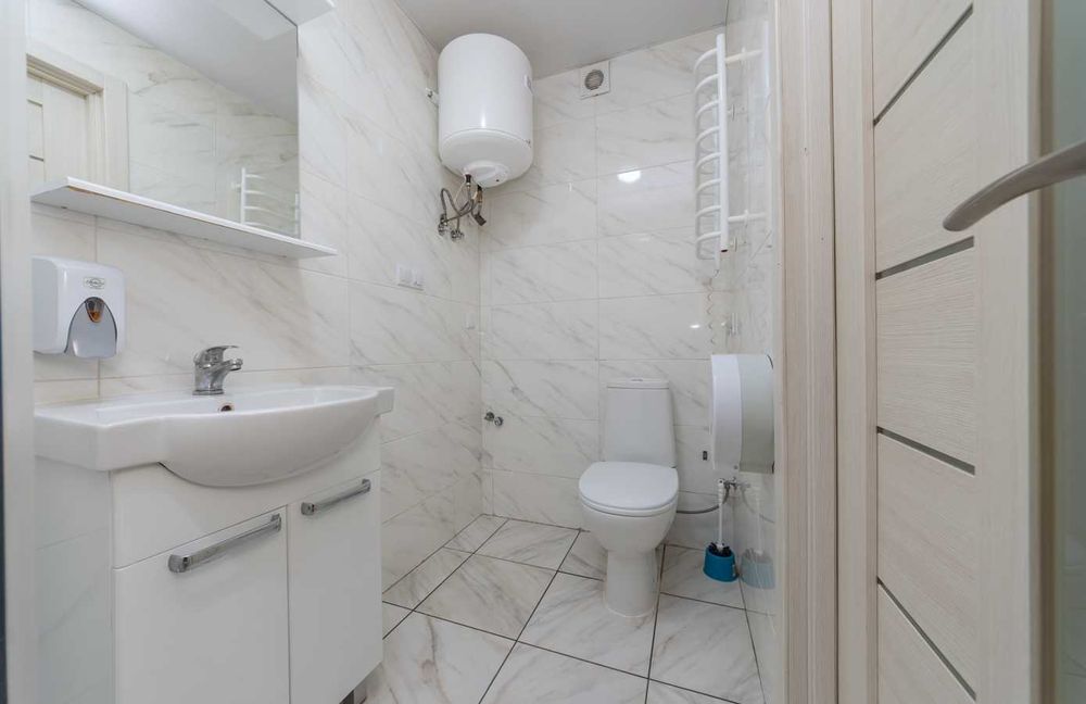 Здам подобово затишні апартаменти, біля метро.