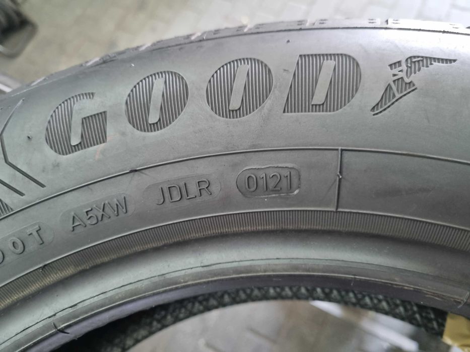 205/60/16 92H Goodyear Efficient Grip Preformance Dot.0121R