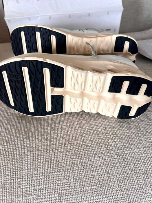 Tenis On  Running Cloudtiltd " Pearl/Ivory