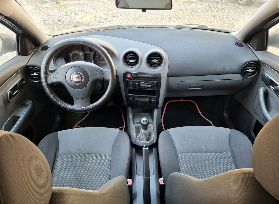 Seat Ibiza 1.2i 12v C/AC Nacional 06