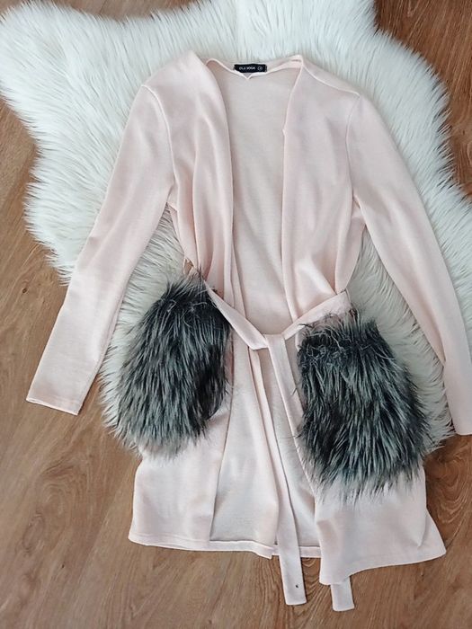 Sweter nowy 38M śliczny futerkowe kieszenie