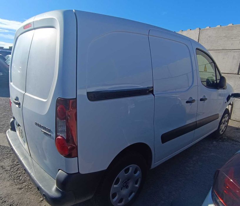 Citroen Berlingo electrica acidentada