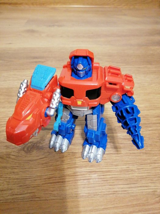Figurka Optimus Prime...