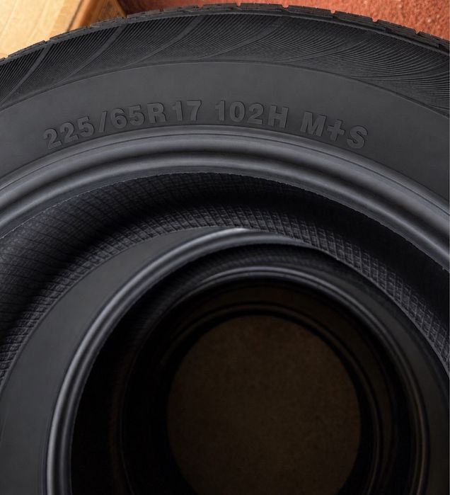 Продам літні шини Kumho Solus KL21 розміром 225/65 R17