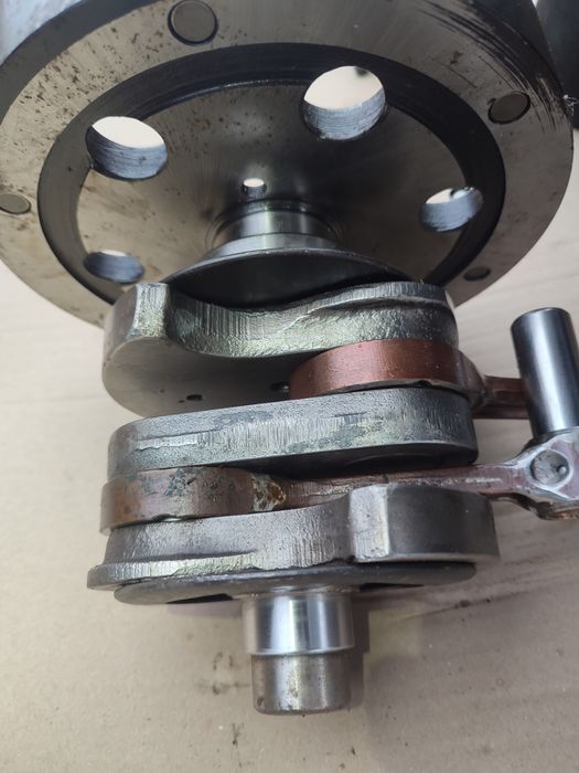 Колінвал м 61 з маховиком,запчастини