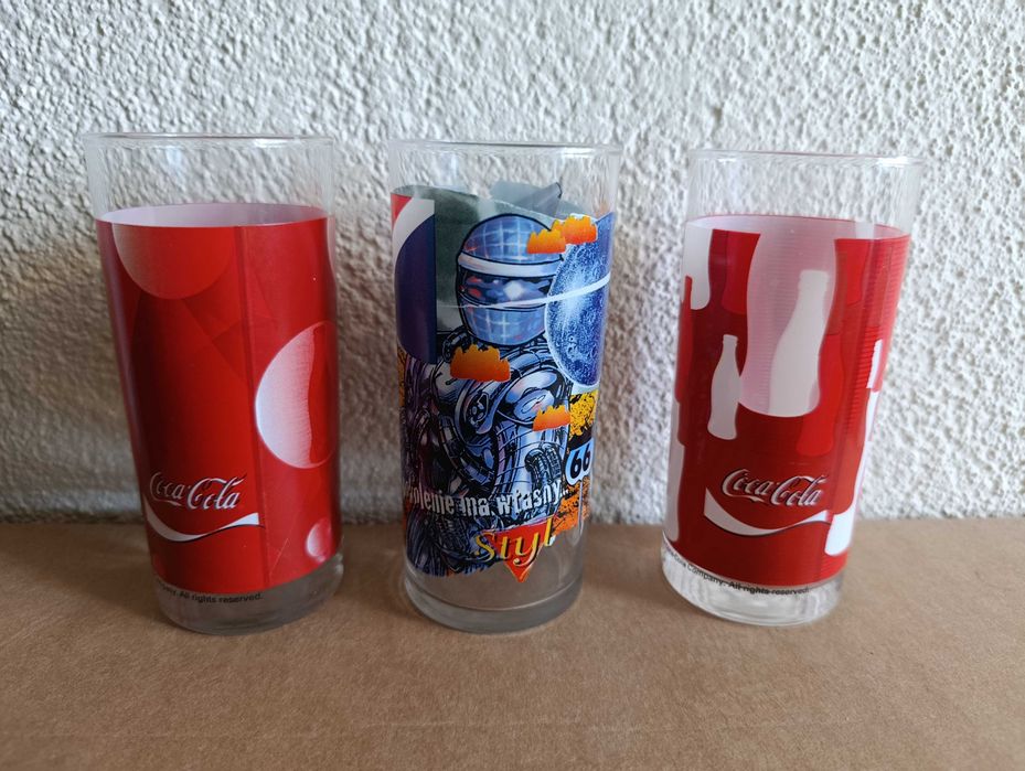 Szklanki Coca cola, Pepsi.