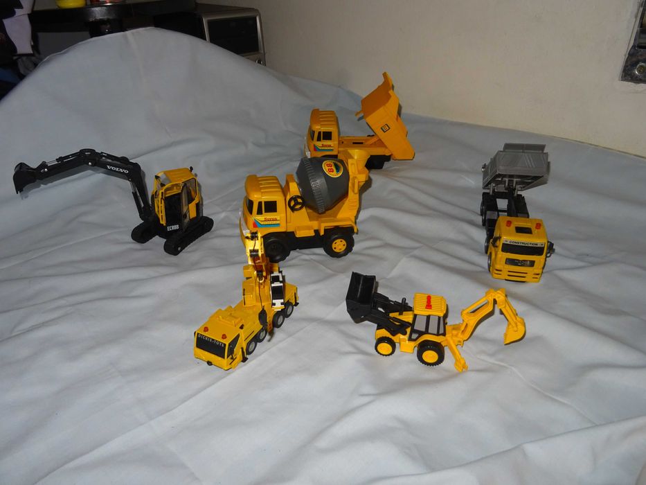 retroescavadora, camiao grua, camiao de carga para colecionar