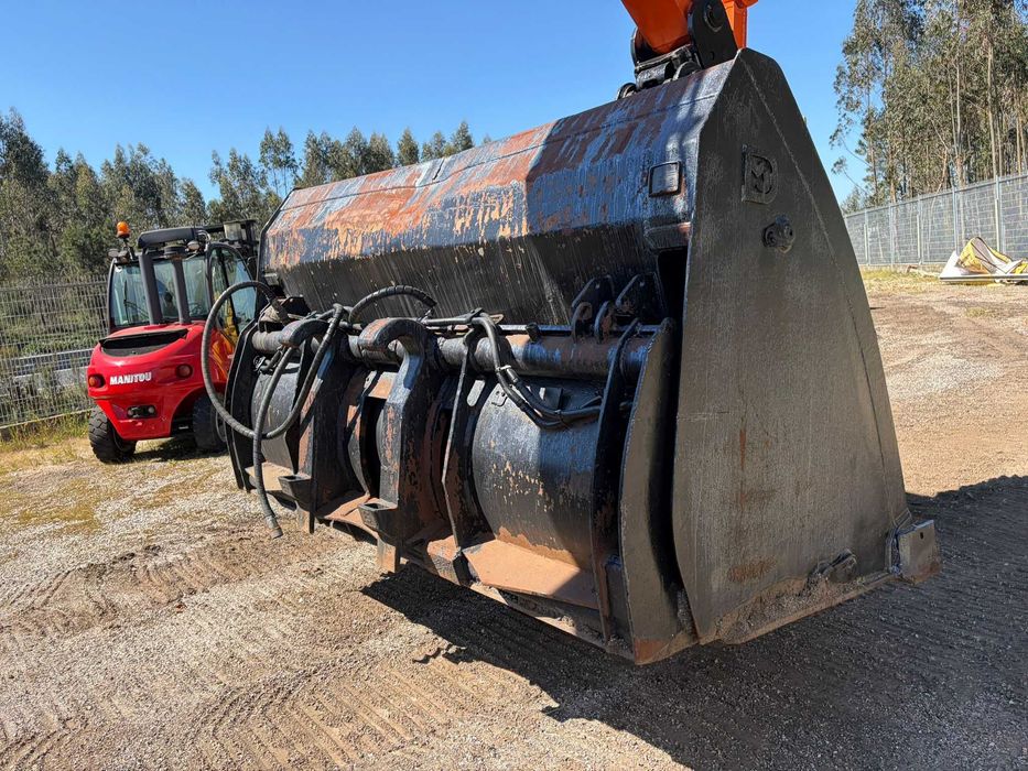 Balde de Descarga Elevada (High Tip) Engate Volvo 2.80m