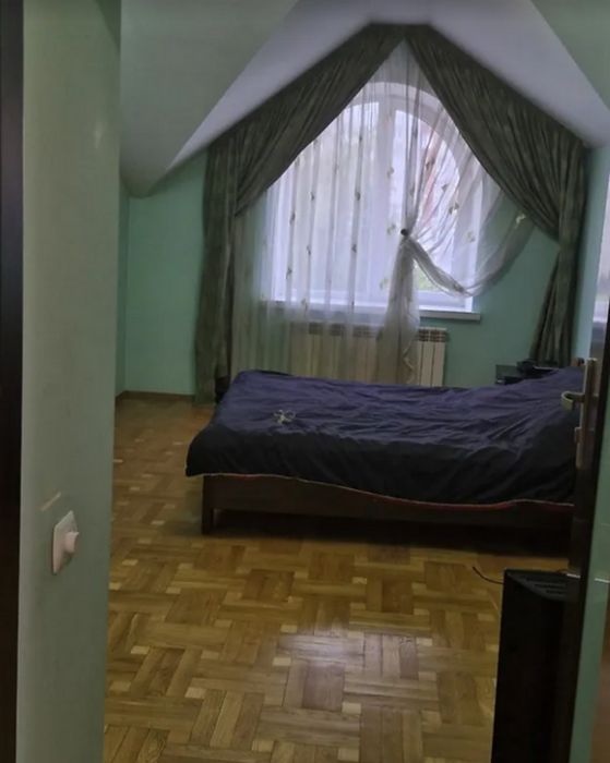 Продаж 2к квартири 65.1 кв. м на вул. Євгена Коновальця