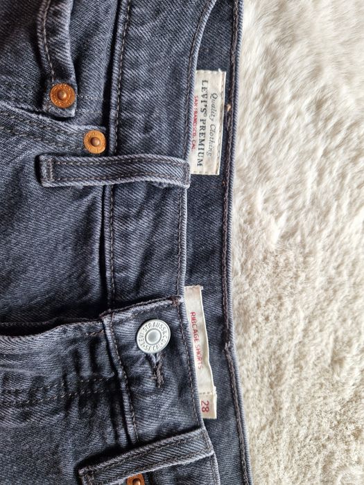 Czarne spodenki Levis