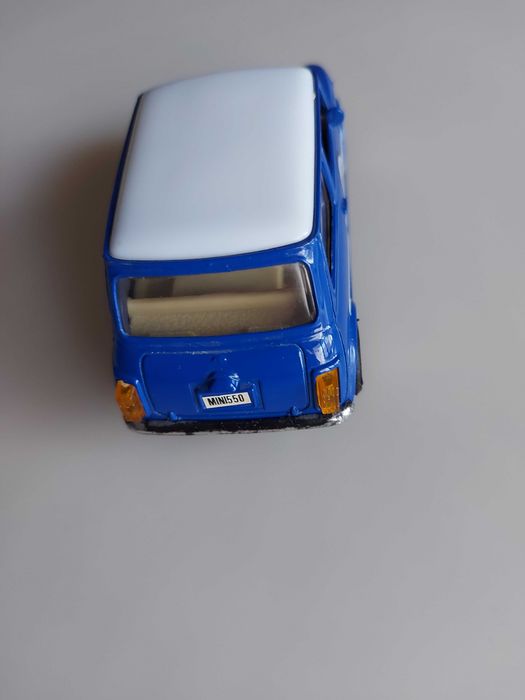 Mini Cooper 550 e Autocarro Mercedes - coleção Willy