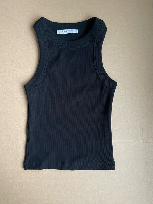 Чорна майка в рубчик Qu Style