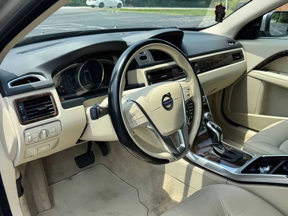 Volvo XC70 T6      2015