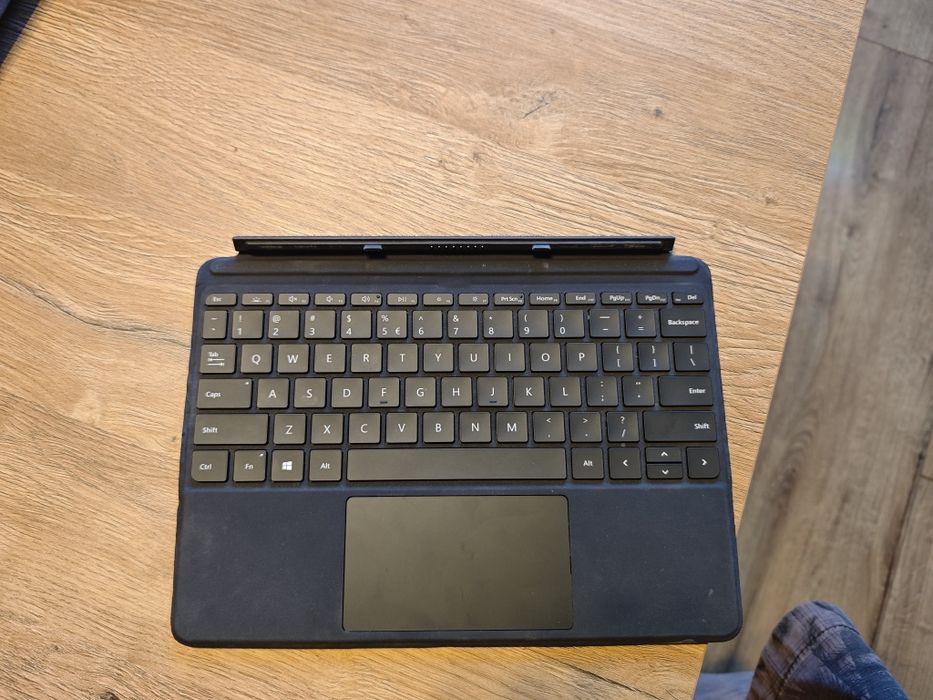 Tablet Microsoft Surface GO 1824 Intel Gold 8GB 128GB 2w1 Windows 11 YT 4K