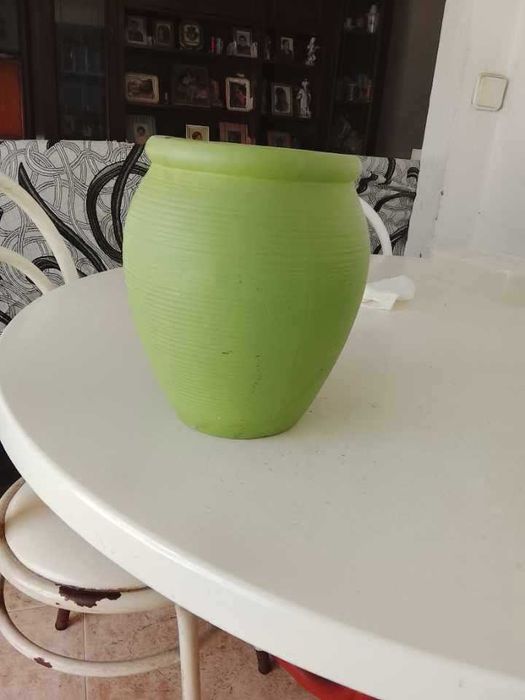 vaso em ceramica cor verde