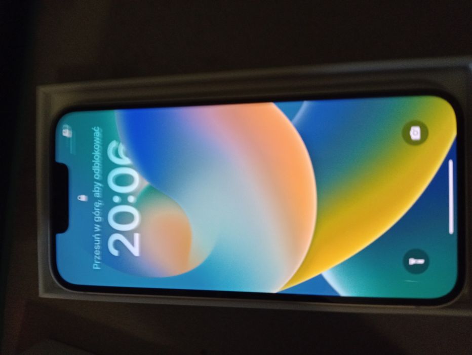 IPhone 14, biały.