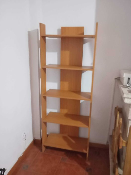 Estante Livreiro em Madeira (Estilo Contemporâneo) – Excelente Estado