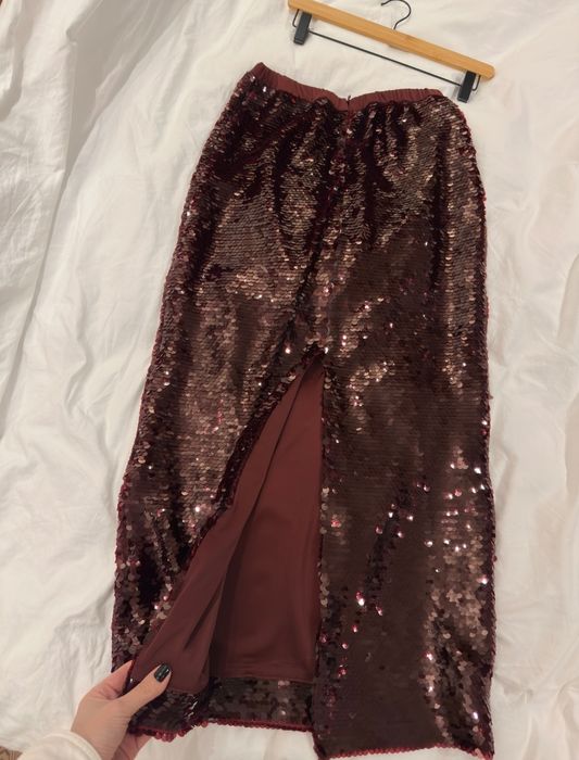 Юбка в пайетках friends of fashion
Бренд friends of fashion