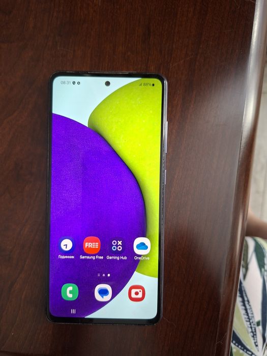 Продам телефон Samsung A52