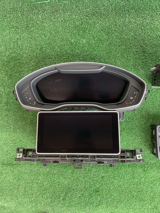 Audi A4 B9 приборна панель щиток монітор led cockpit mmi приборка