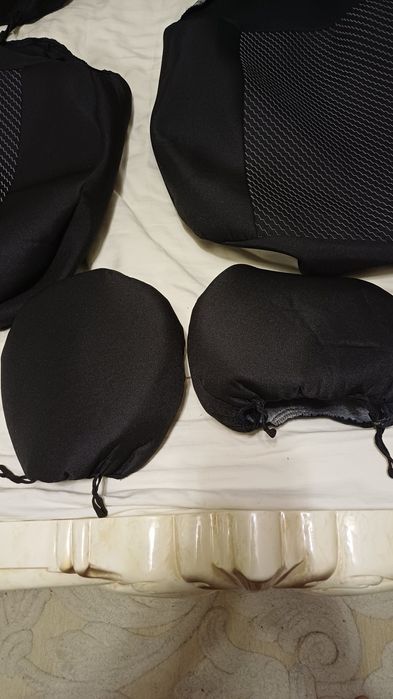 Автомобільні чохли  універсальні